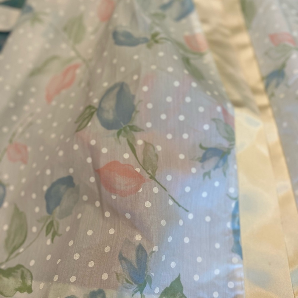Vintage Pastel Floral and Polka Dot Robe - Picture 6 of 13